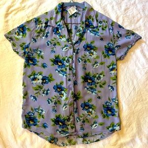 Vintage floral shirt-sleeved button up